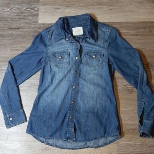 Life in Progress Jean Button Down shirt Size S